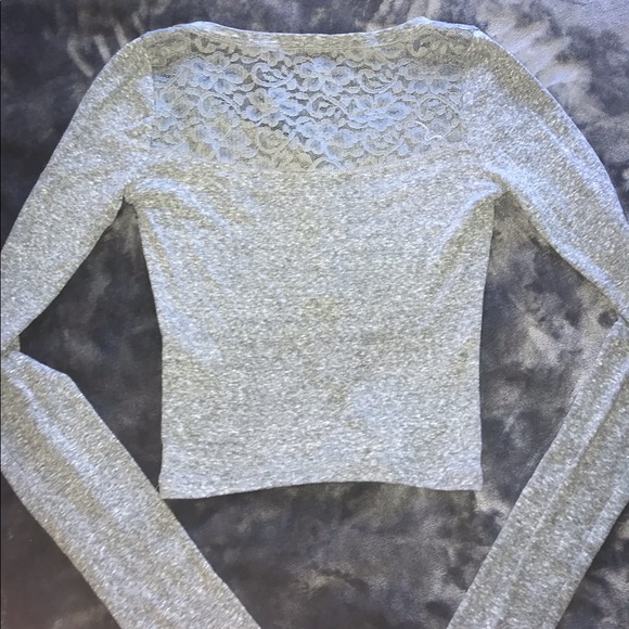 Cropped Long Sleeve - Picture 2 of 3